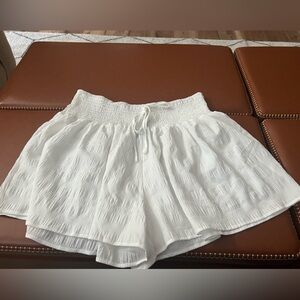 NWT CUPSHE White Textured flowy drawstring Shorts, XL